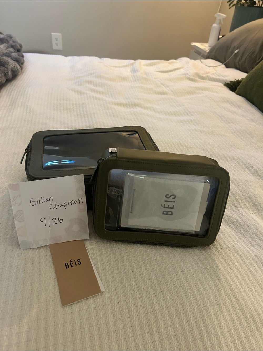 BÉIS in flight cosmetics set NWT